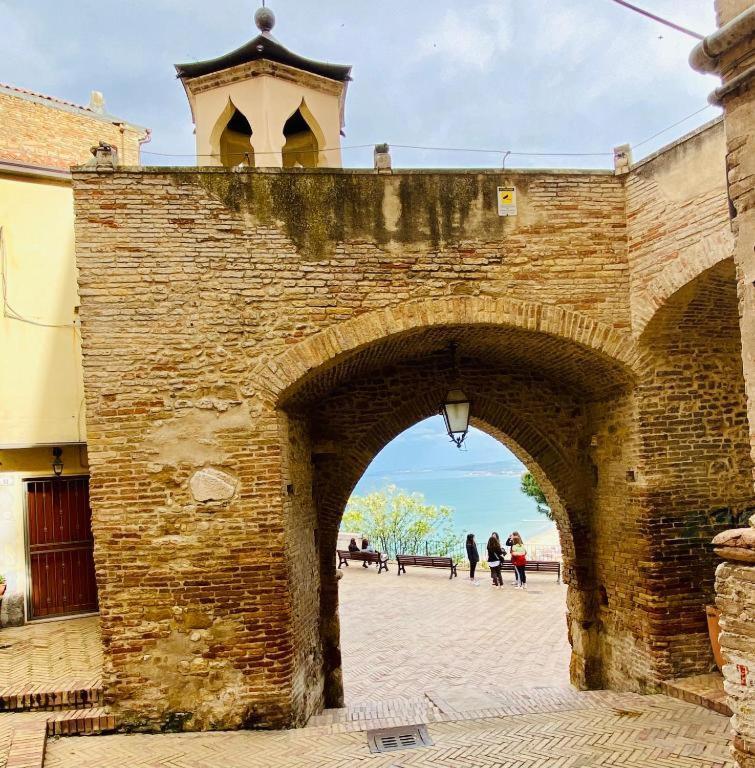 B&B Residenza Aragonese 瓦斯托 外观 照片